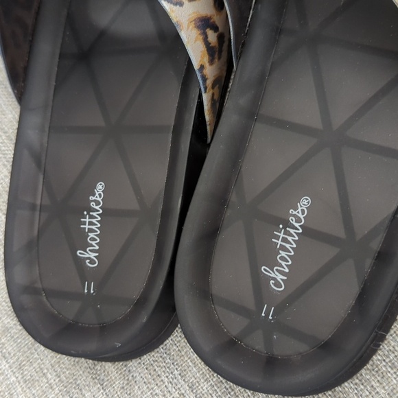 NWT Chatties Leopard Print Sandals - Picture 5 of 10